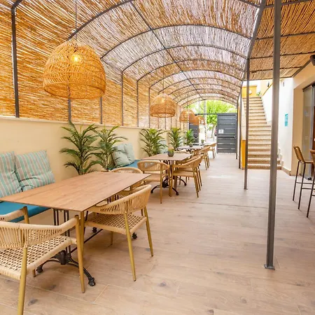 Flor Almendros Apartmán *