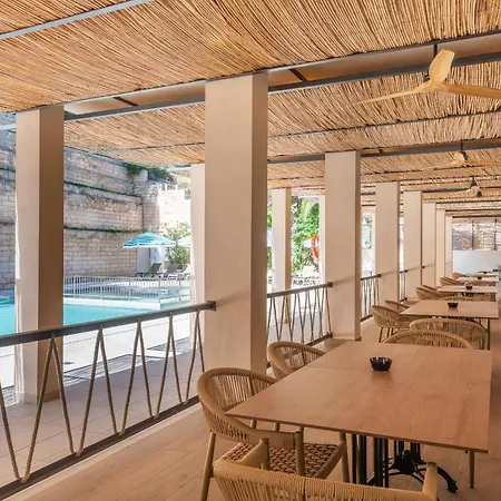 Flor Almendros Daire