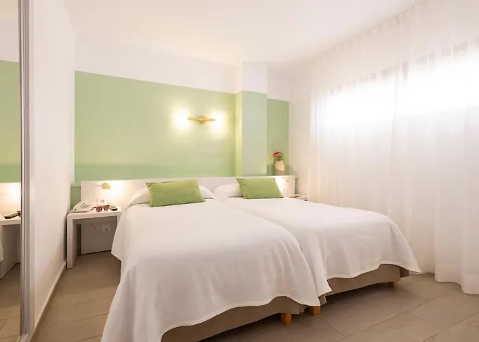 Flor Almendros Paguera