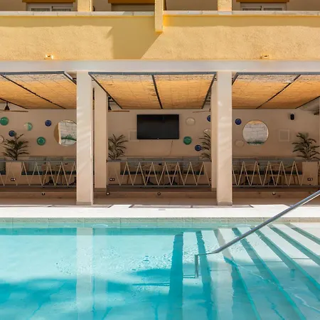 Flor Almendros Apartamento *